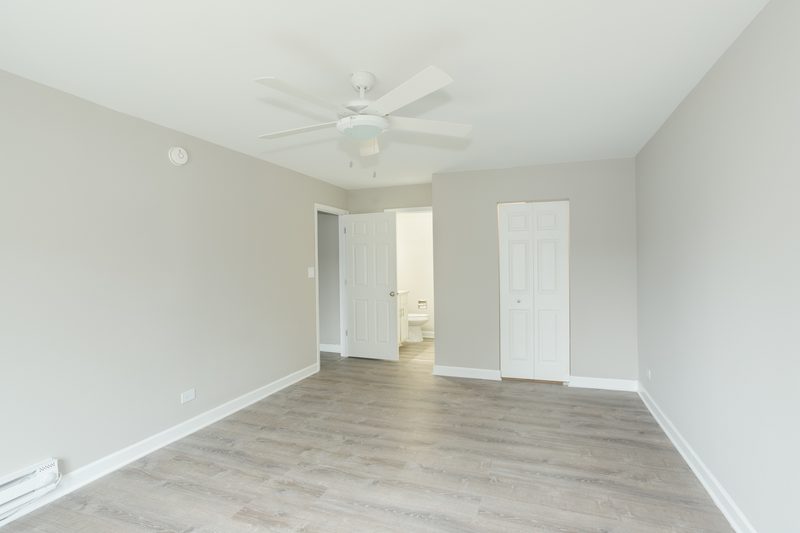 4400 W Lake Avenue #208B, Glenview, IL 60026