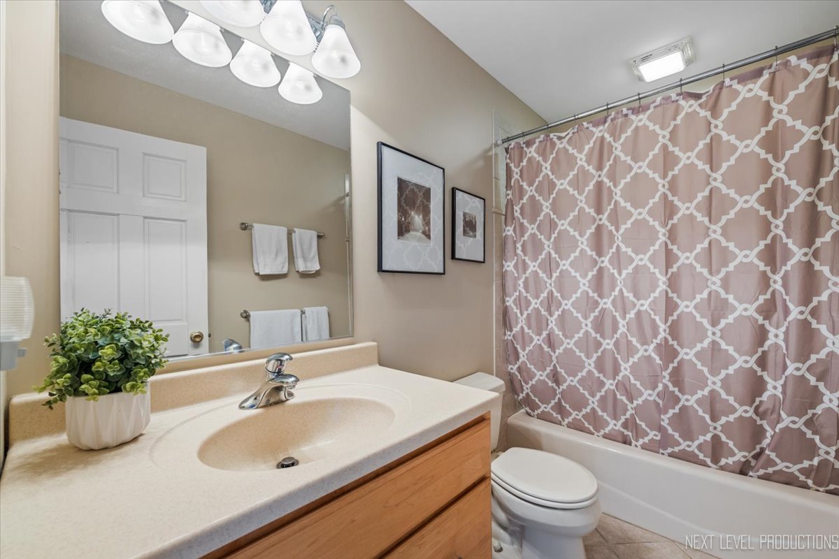 Naperville, IL 60564