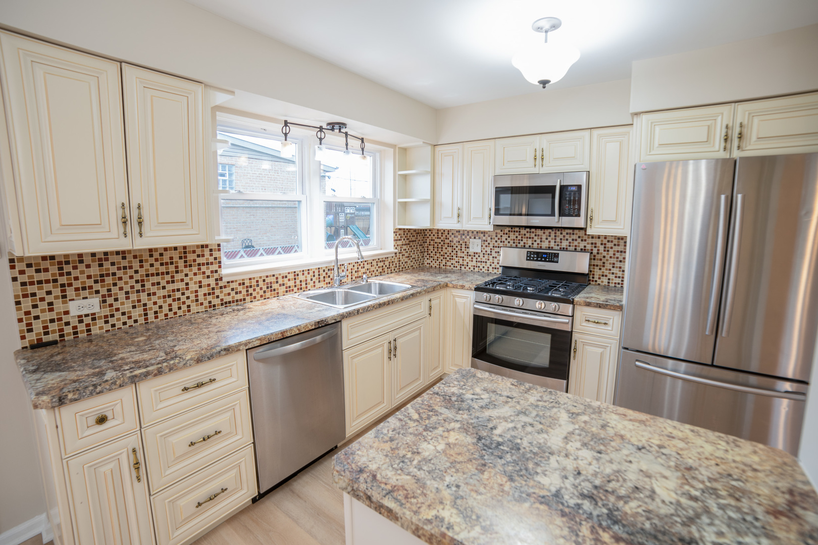 4841 Lamb Drive, Oak Lawn, IL 60453