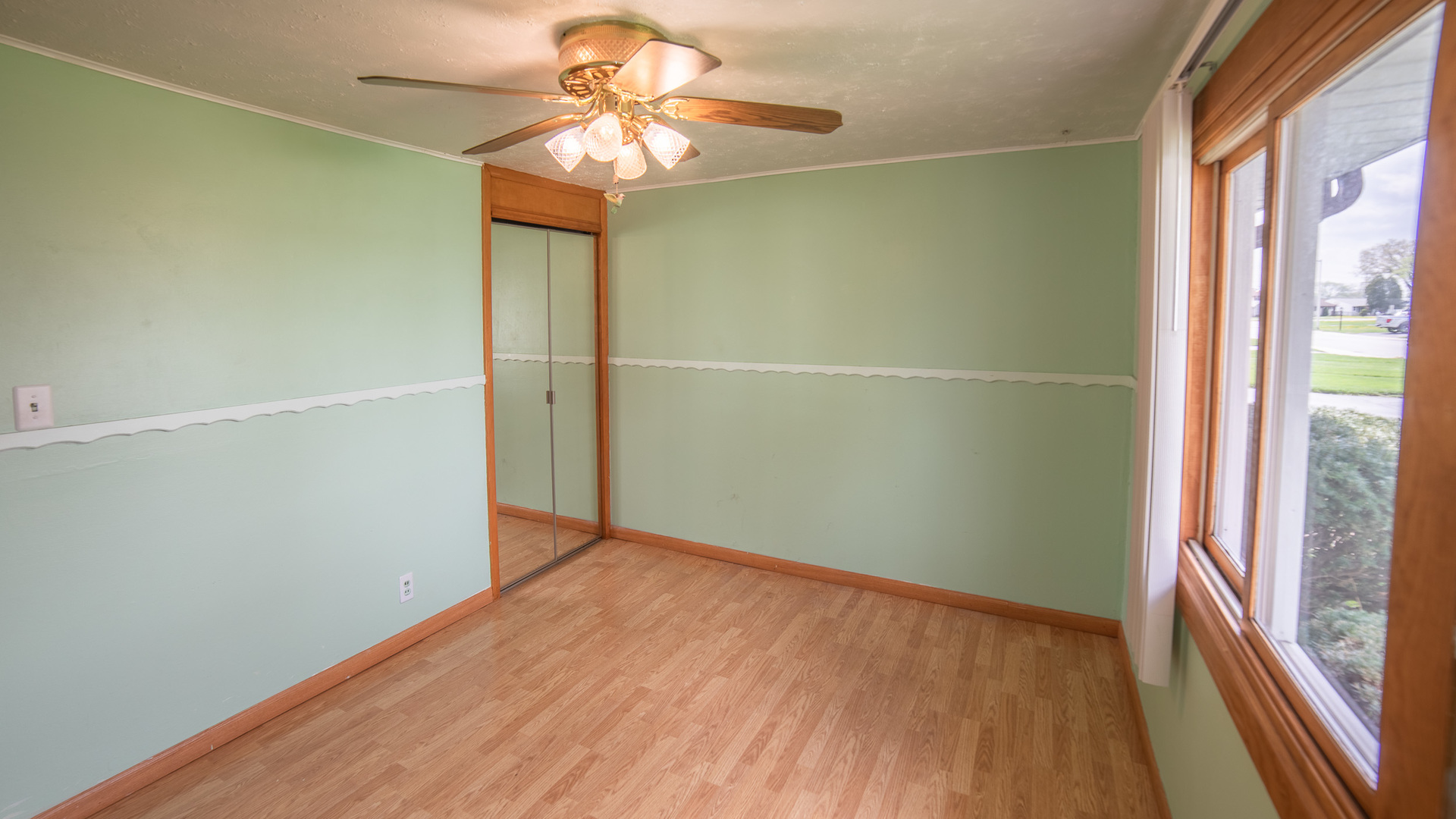 8953 S Corcoran Road, Hometown, IL 60456