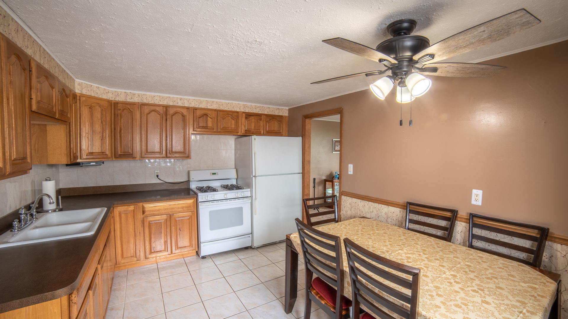 8953 S Corcoran Road, Hometown, IL 60456