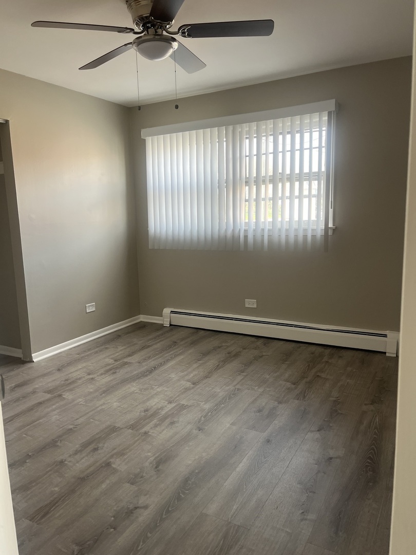 7831 roberts Road #4, Bridgeview, IL 60455