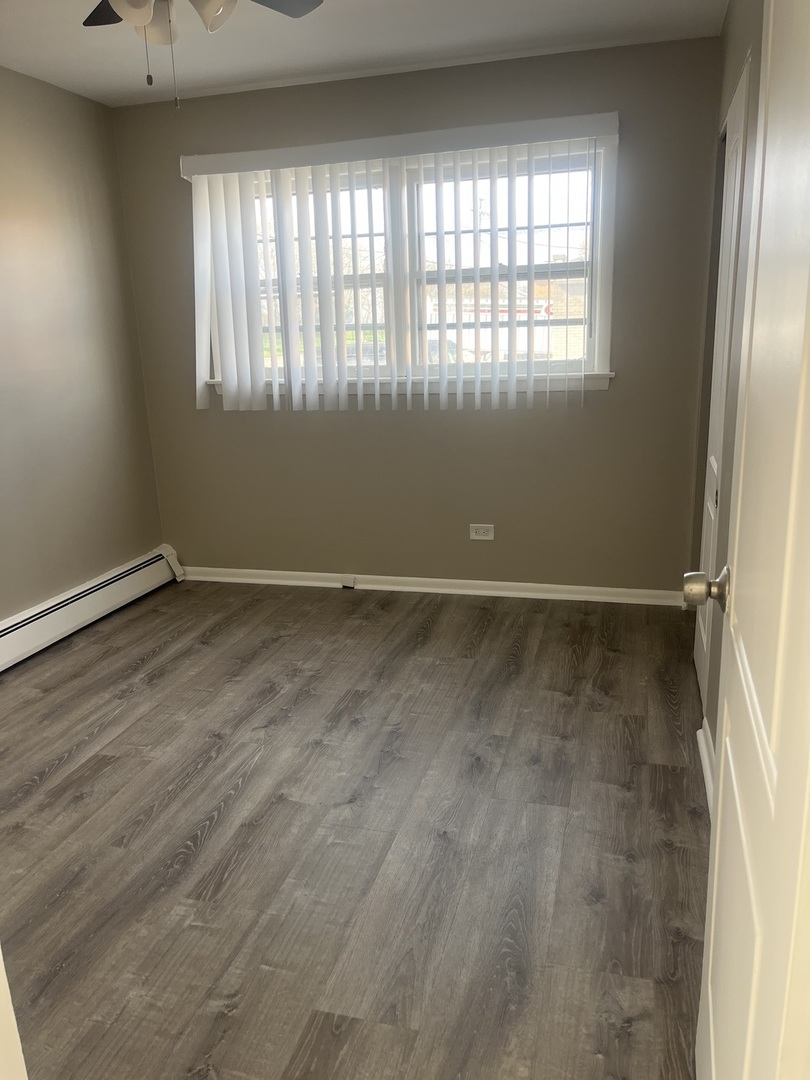 7831 roberts Road #4, Bridgeview, IL 60455