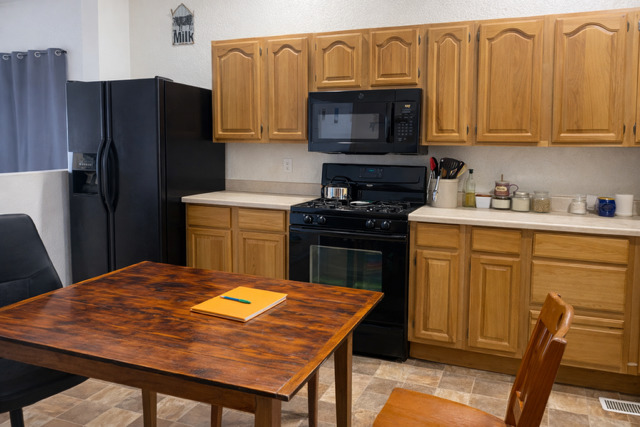 2285 W Center Street, Decatur, IL 62526