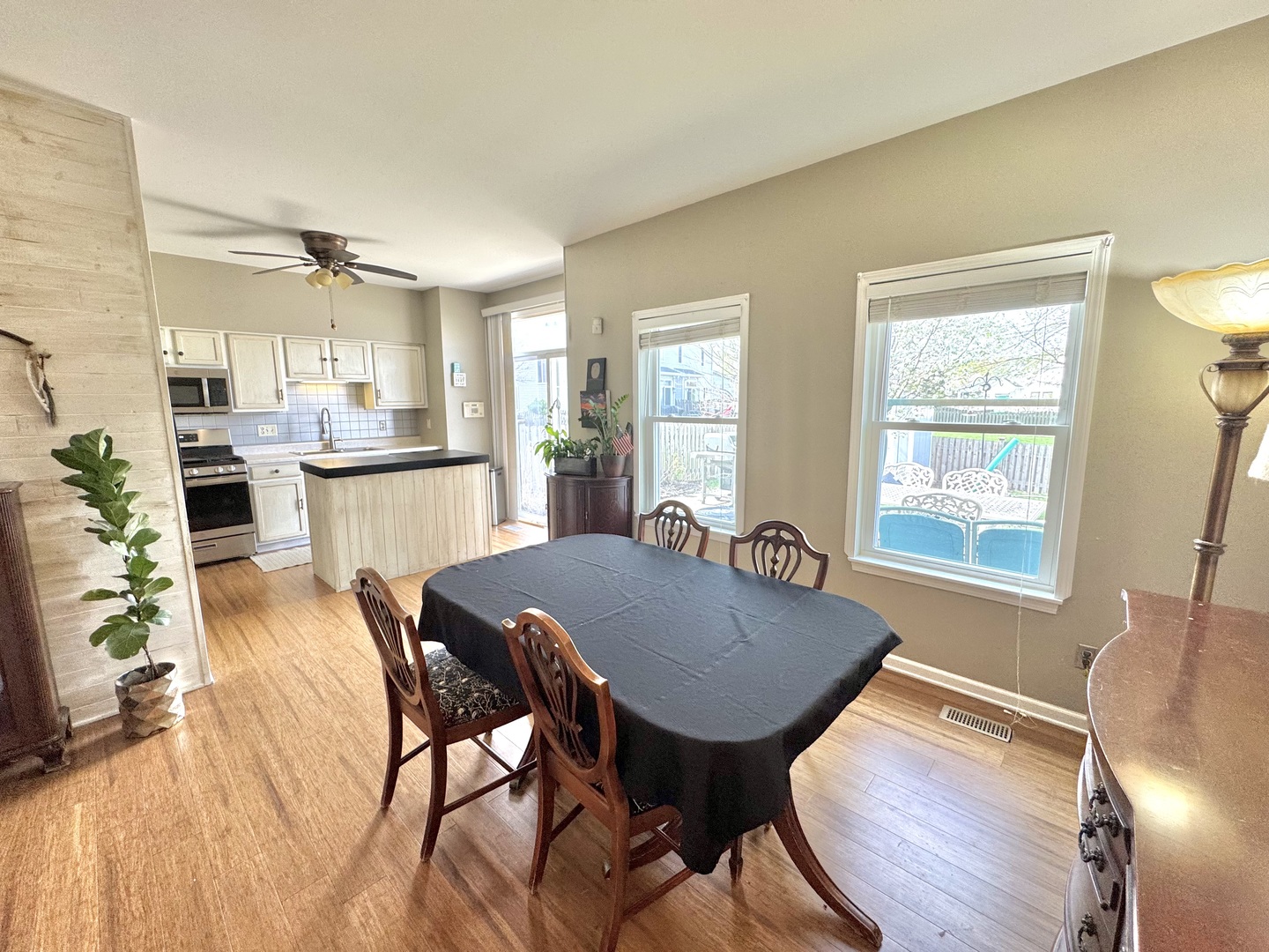 704 S Shannon Drive, Romeoville, IL 60446