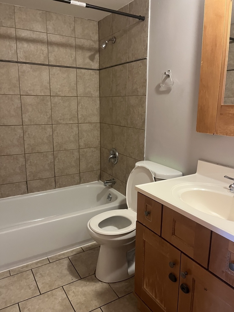 9433 86th Court #1W, Hickory Hills, IL 60457