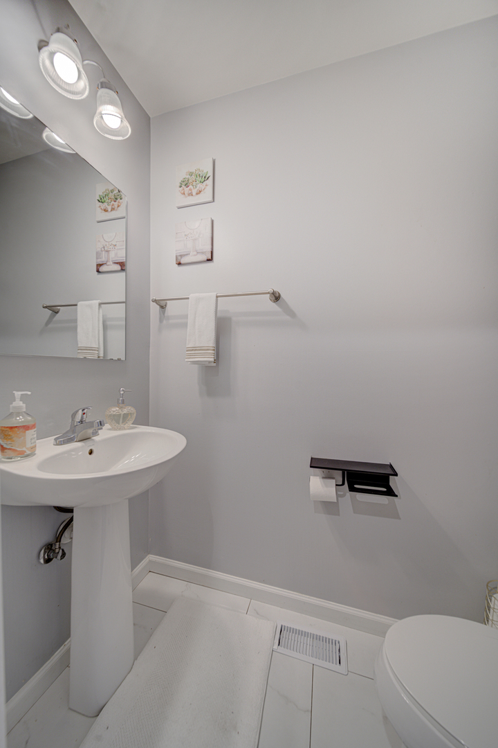 3323 Caledonia Drive, Yorkville, IL 60560