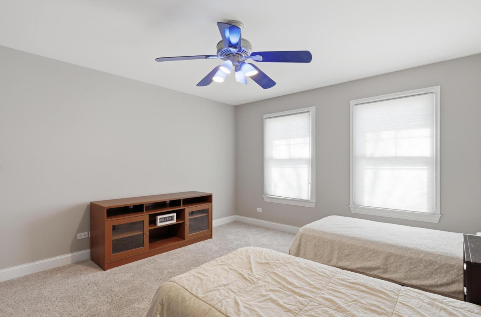 1231 S Ardmore Avenue, Villa Park, IL 60181