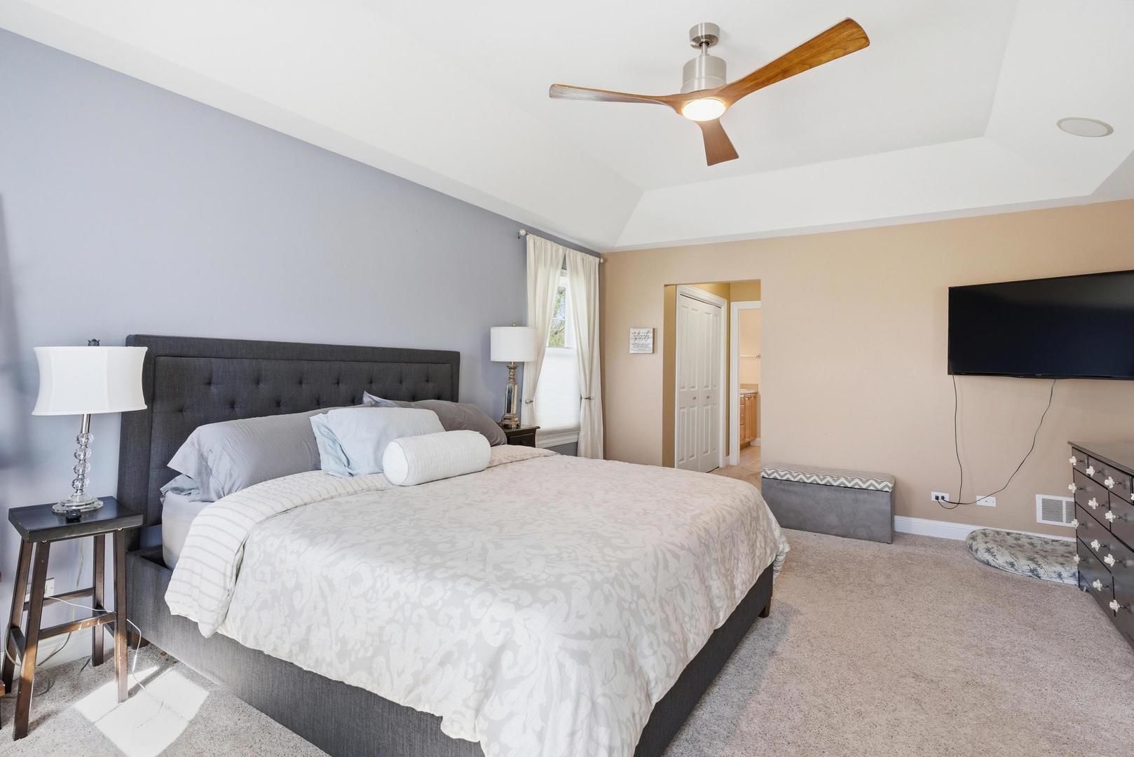 1231 S Ardmore Avenue, Villa Park, IL 60181