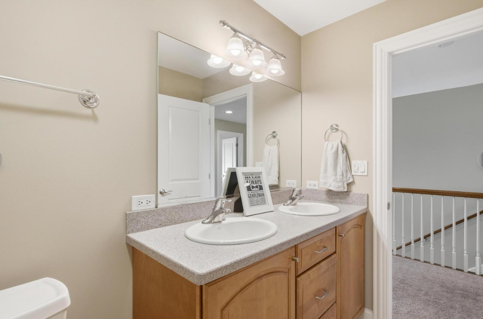 1231 S Ardmore Avenue, Villa Park, IL 60181