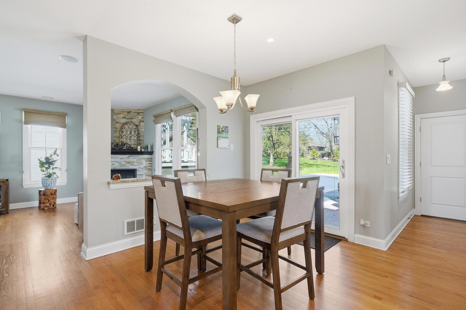 1231 S Ardmore Avenue, Villa Park, IL 60181