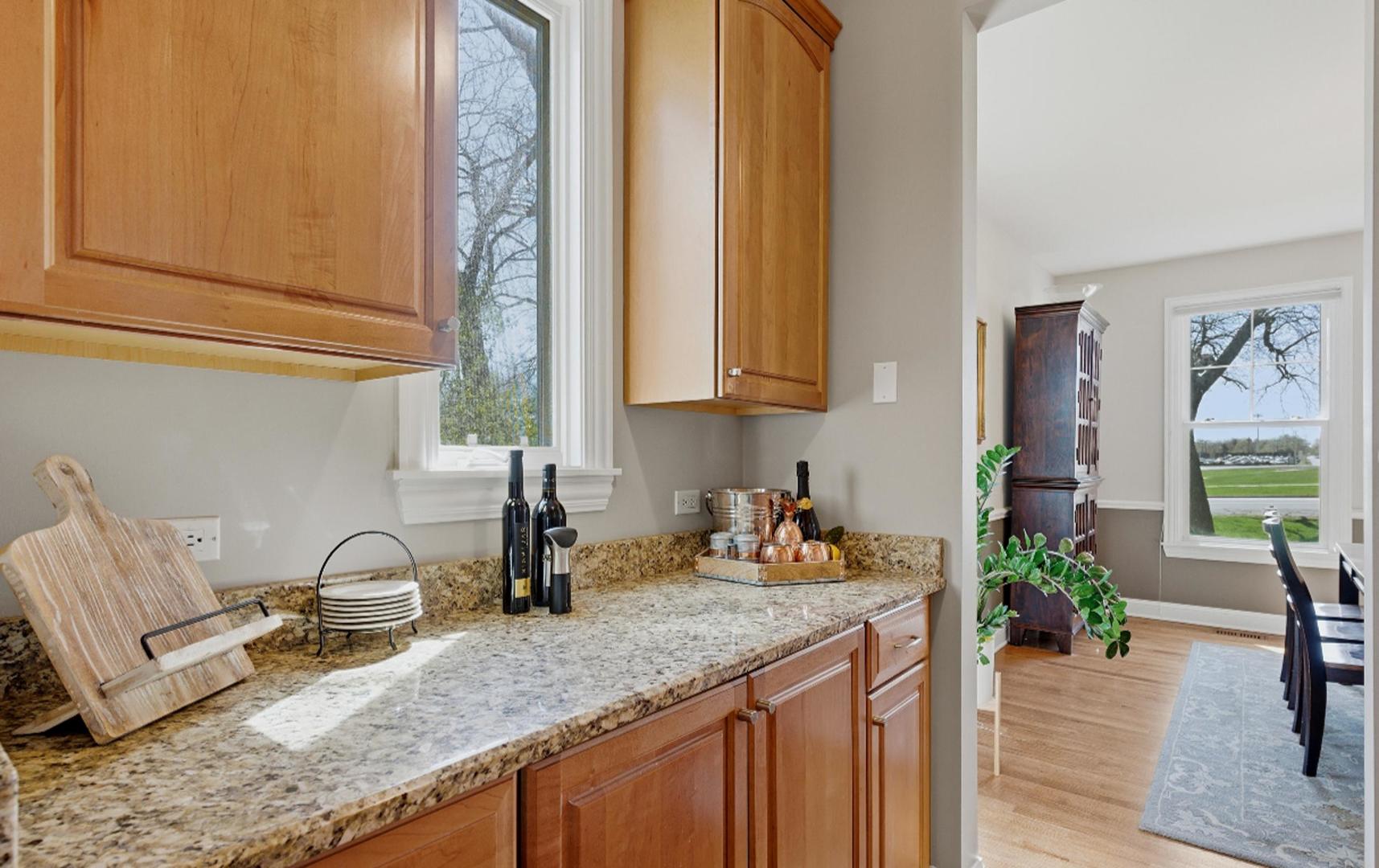 1231 S Ardmore Avenue, Villa Park, IL 60181