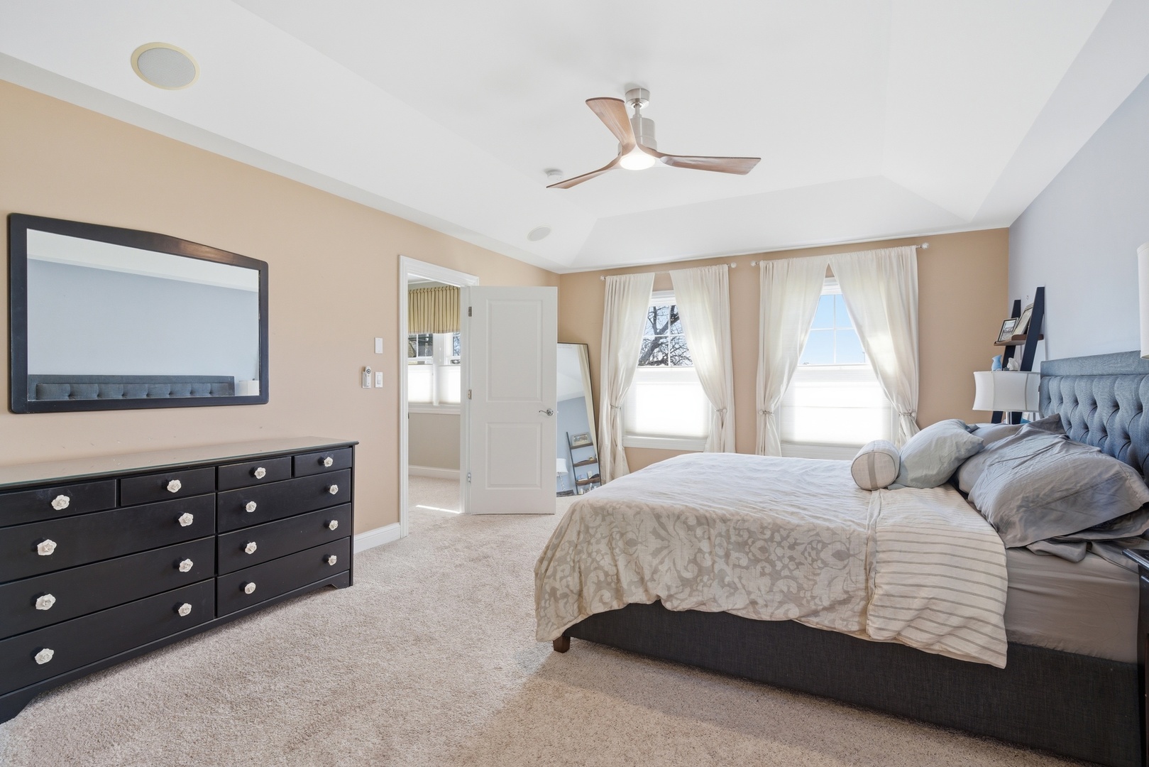 1231 S Ardmore Avenue, Villa Park, IL 60181