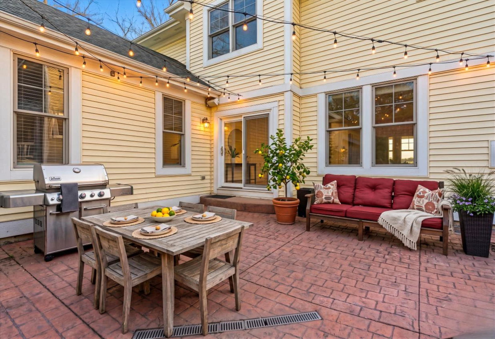 1231 S Ardmore Avenue, Villa Park, IL 60181