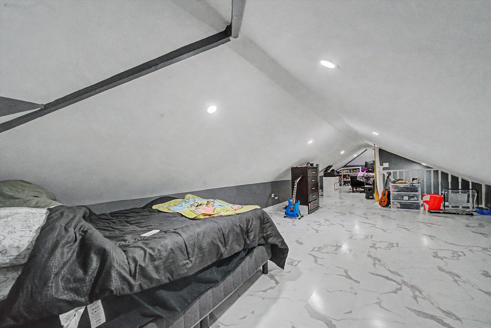 7124 W Belden Avenue, Chicago, IL 60707