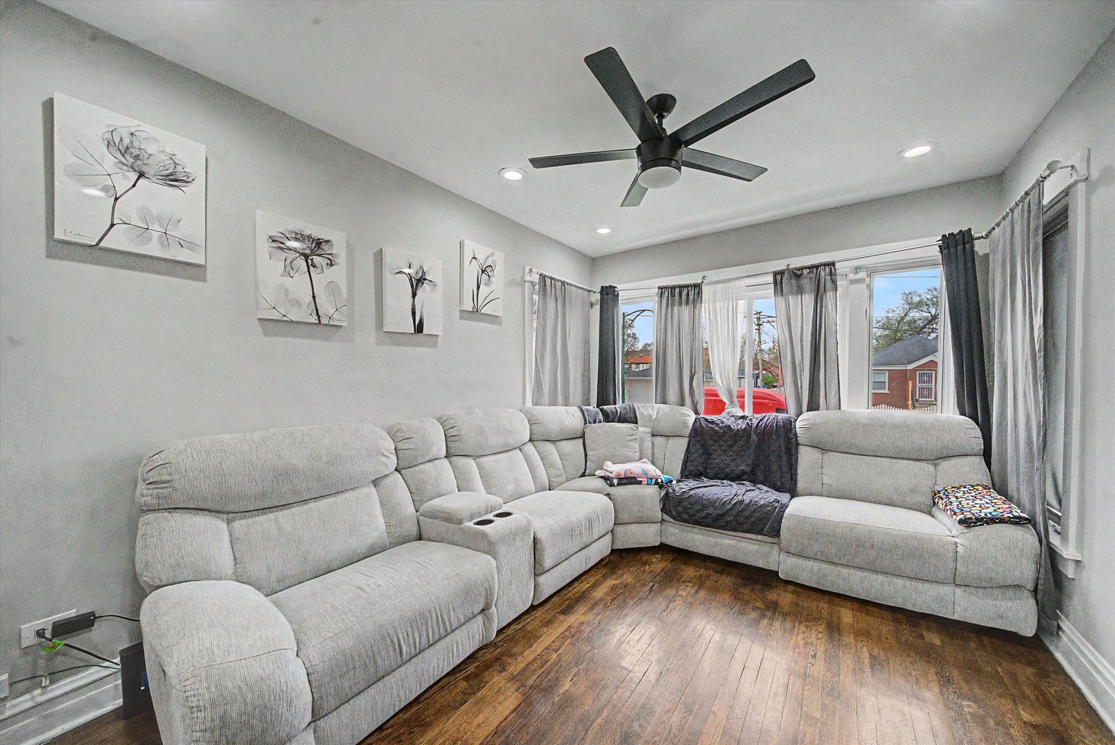 7124 W Belden Avenue, Chicago, IL 60707