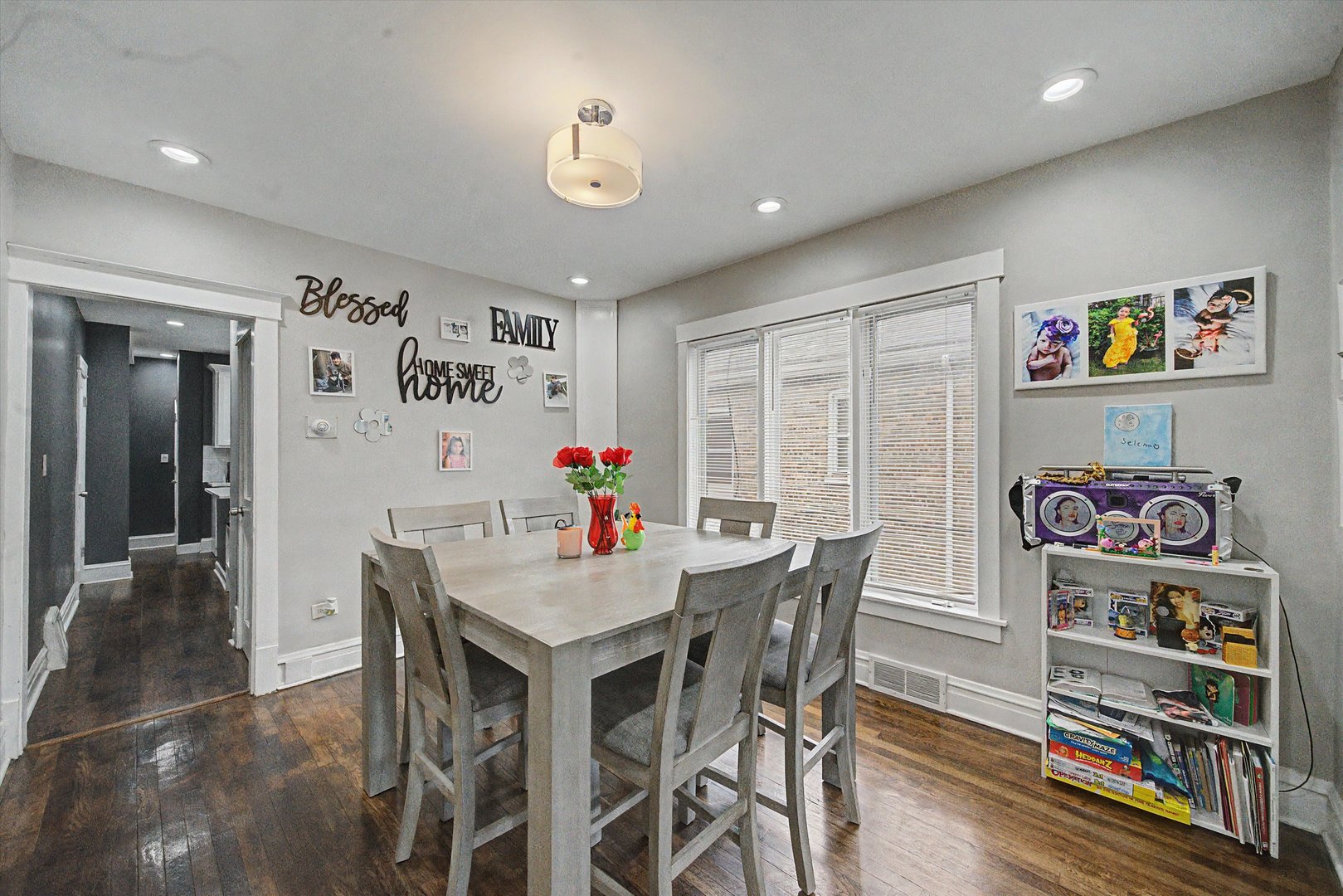 7124 W Belden Avenue, Chicago, IL 60707