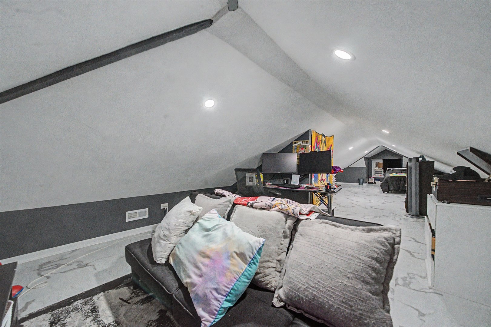 7124 W Belden Avenue, Chicago, IL 60707