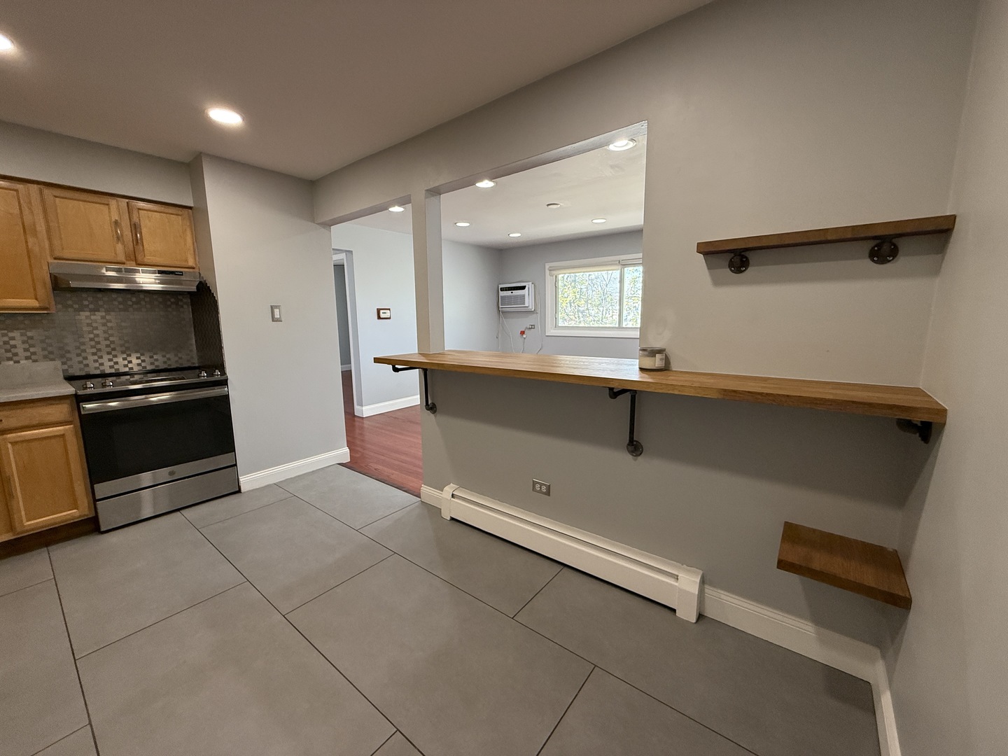 1101 Harlem Avenue #301, Forest Park, IL 60130