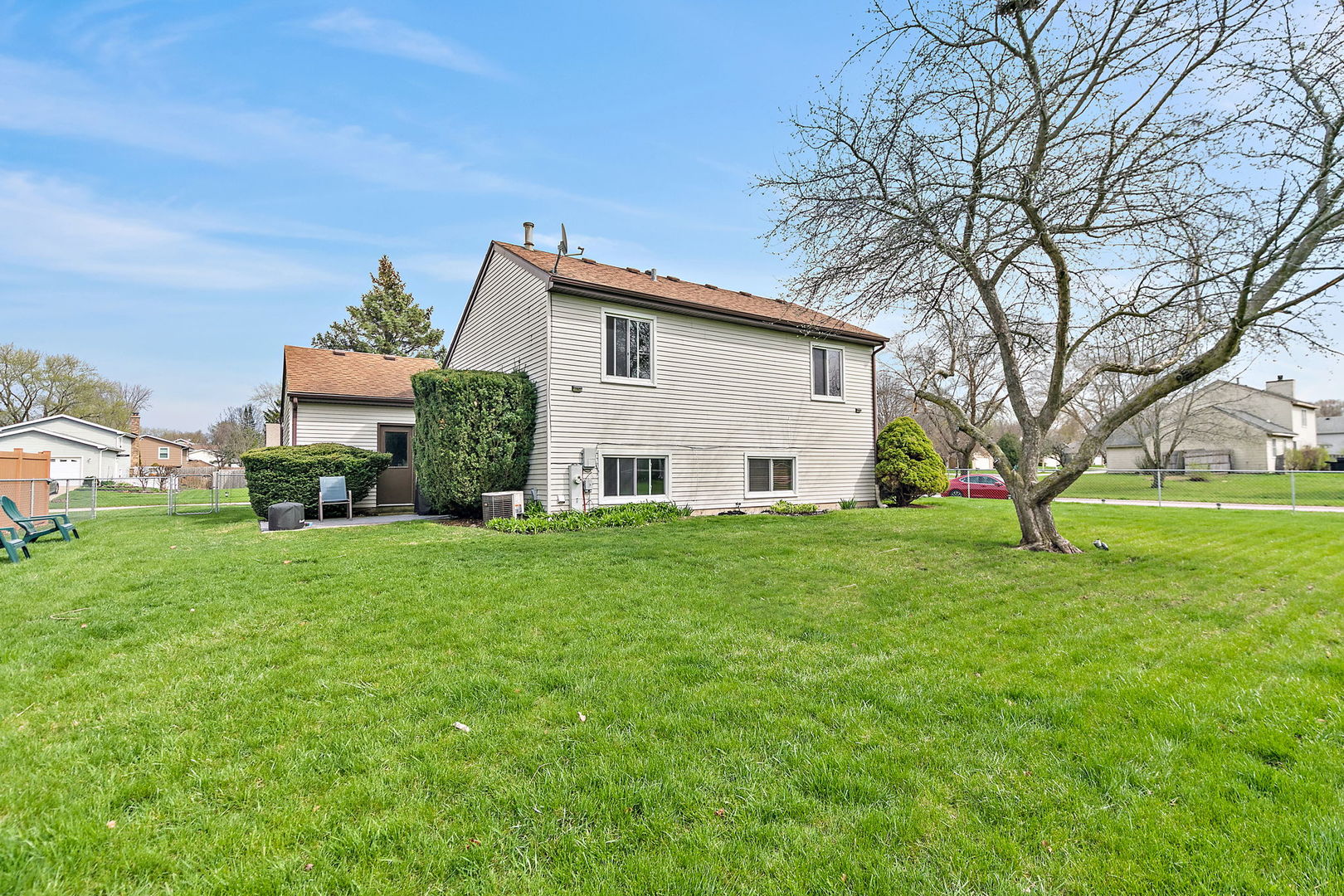 313 N Huntington Drive, McHenry, IL 60050