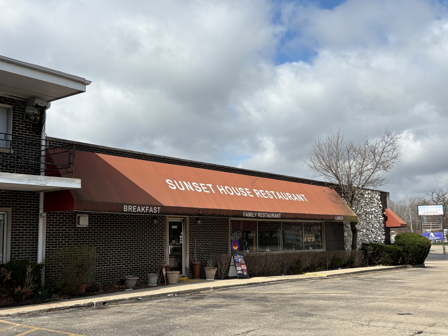 1451 Golf Road, Waukegan, IL 60085