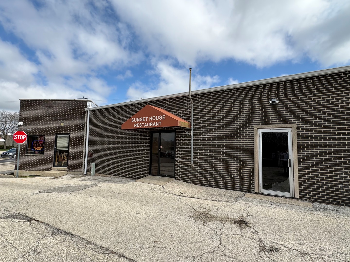 1451 Golf Road, Waukegan, IL 60085