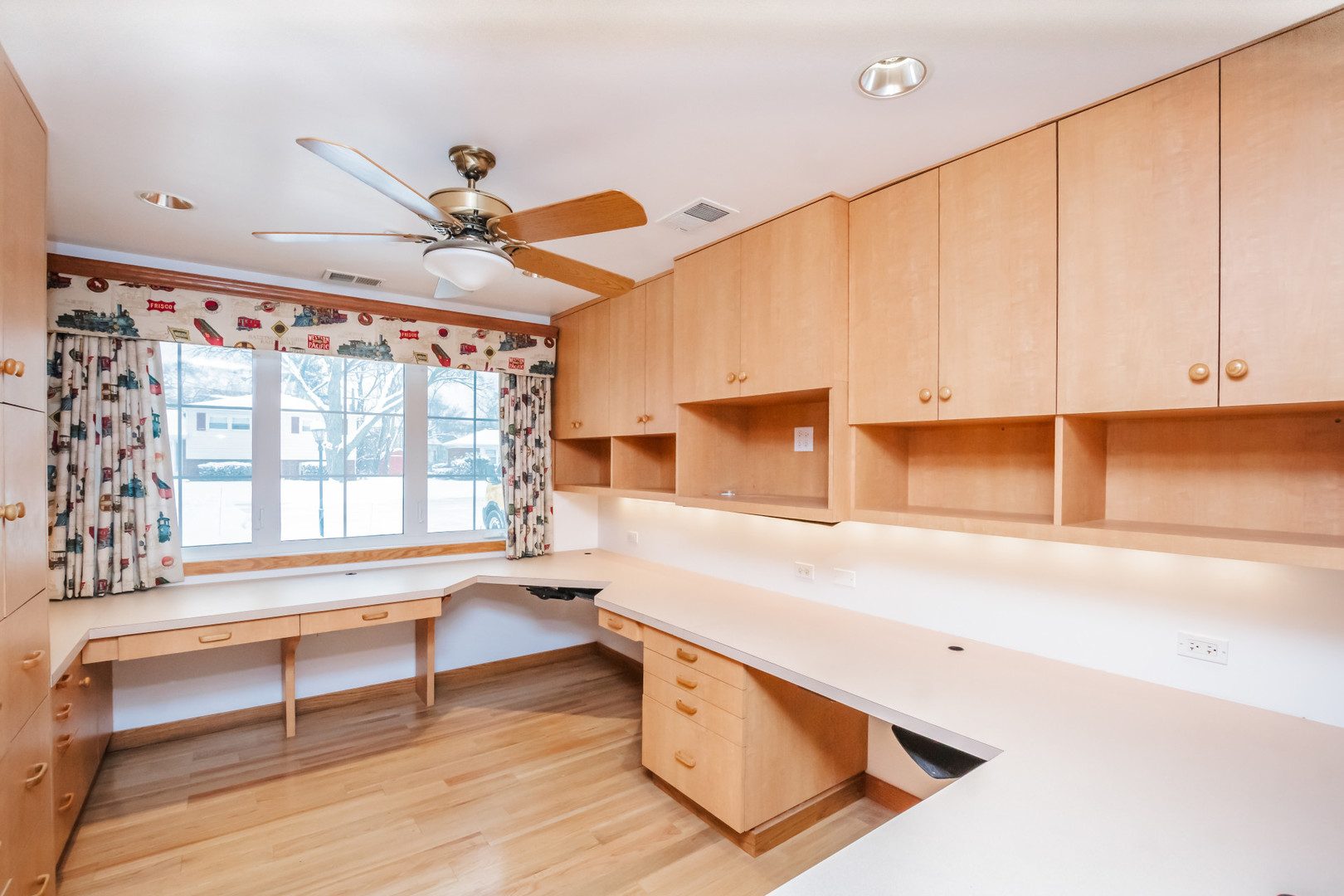 3843 Springdale Avenue, Glenview, IL 60025