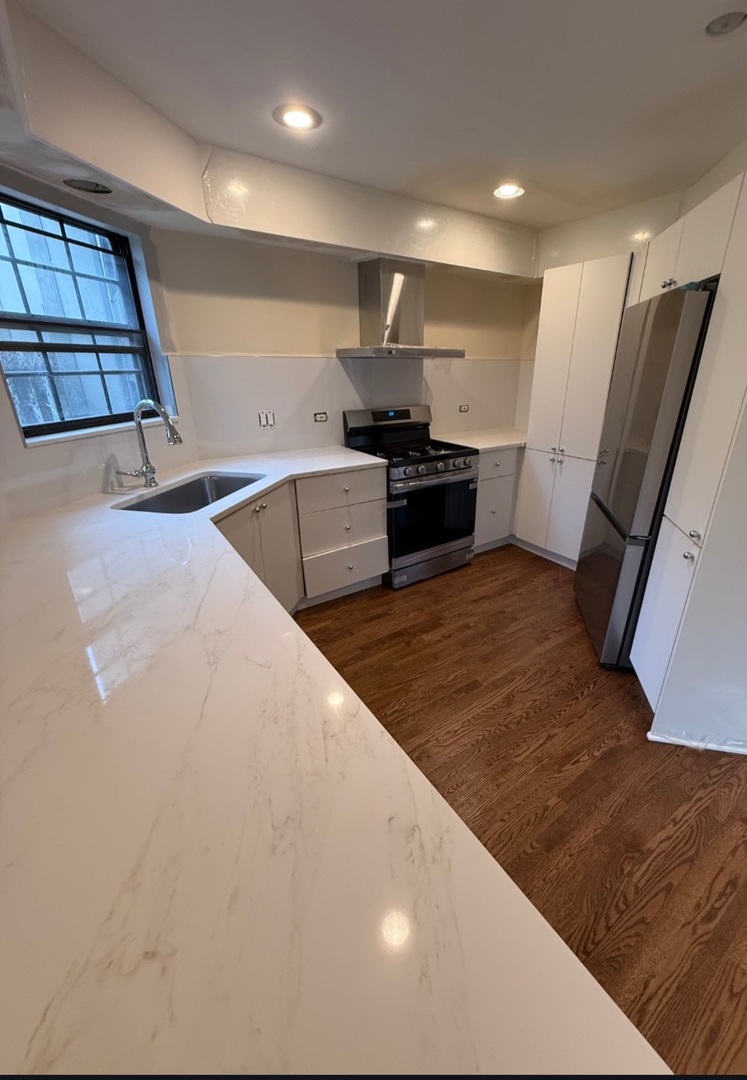 1203 Hobson Oaks Drive, Naperville, IL 60540