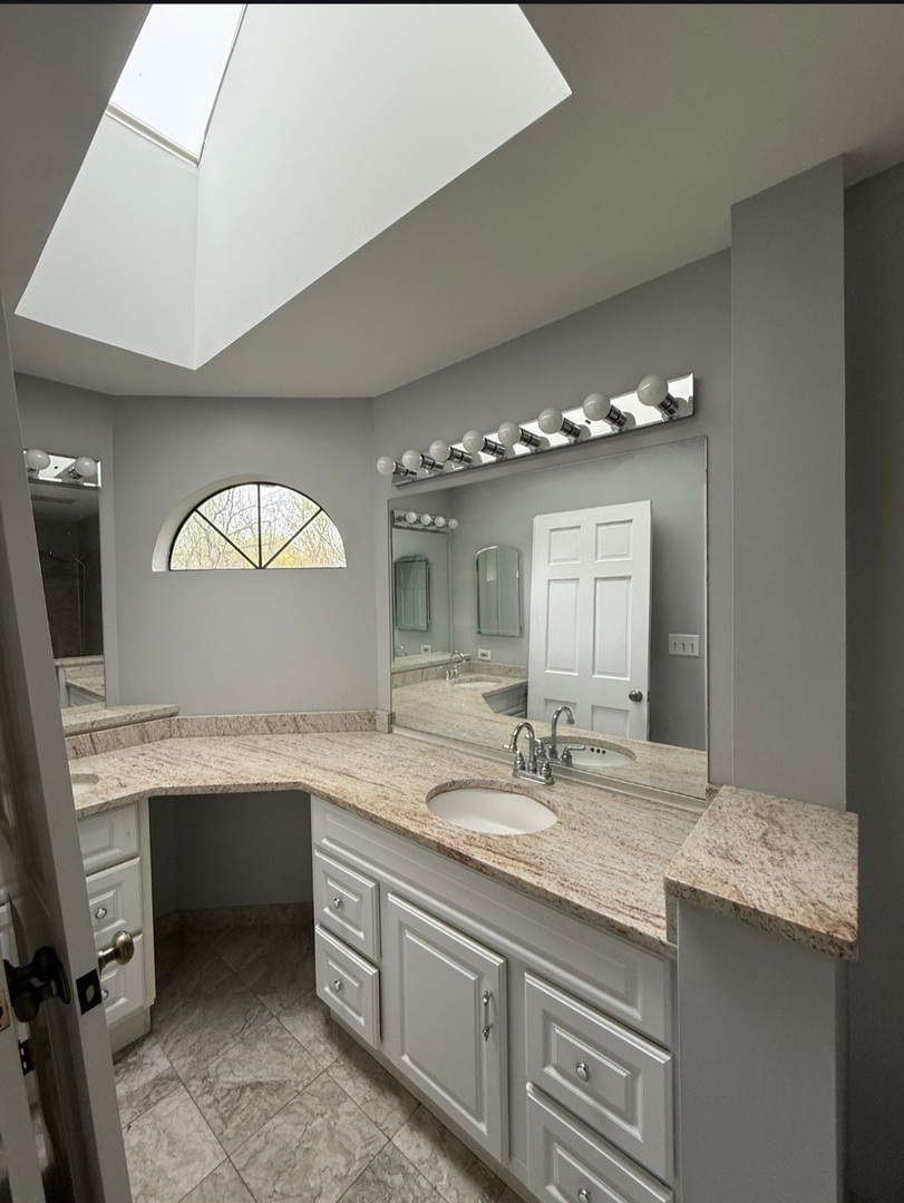 1203 Hobson Oaks Drive, Naperville, IL 60540