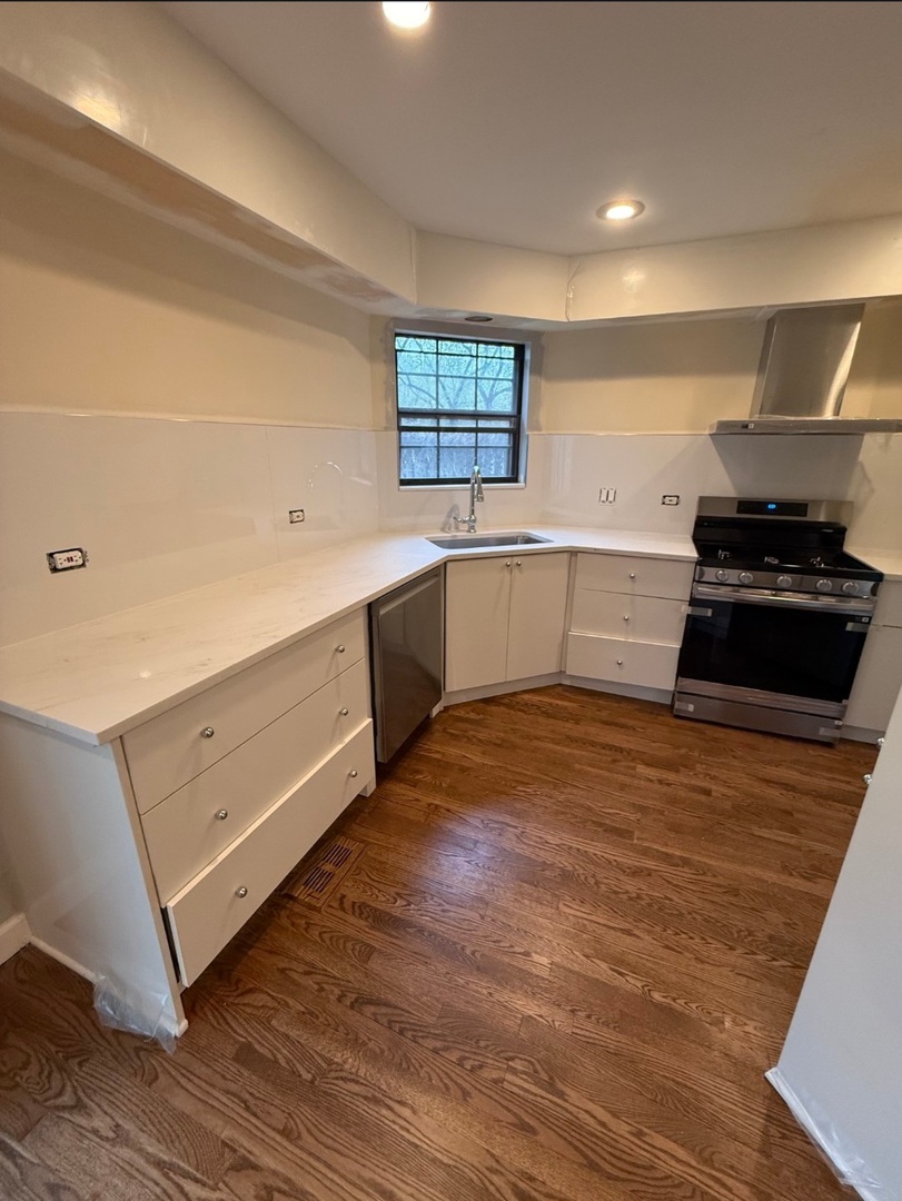 1203 Hobson Oaks Drive, Naperville, IL 60540