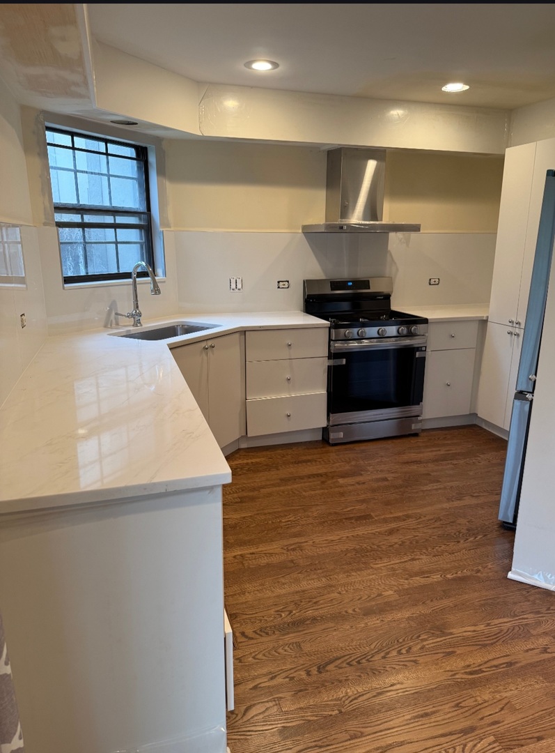 1203 Hobson Oaks Drive, Naperville, IL 60540