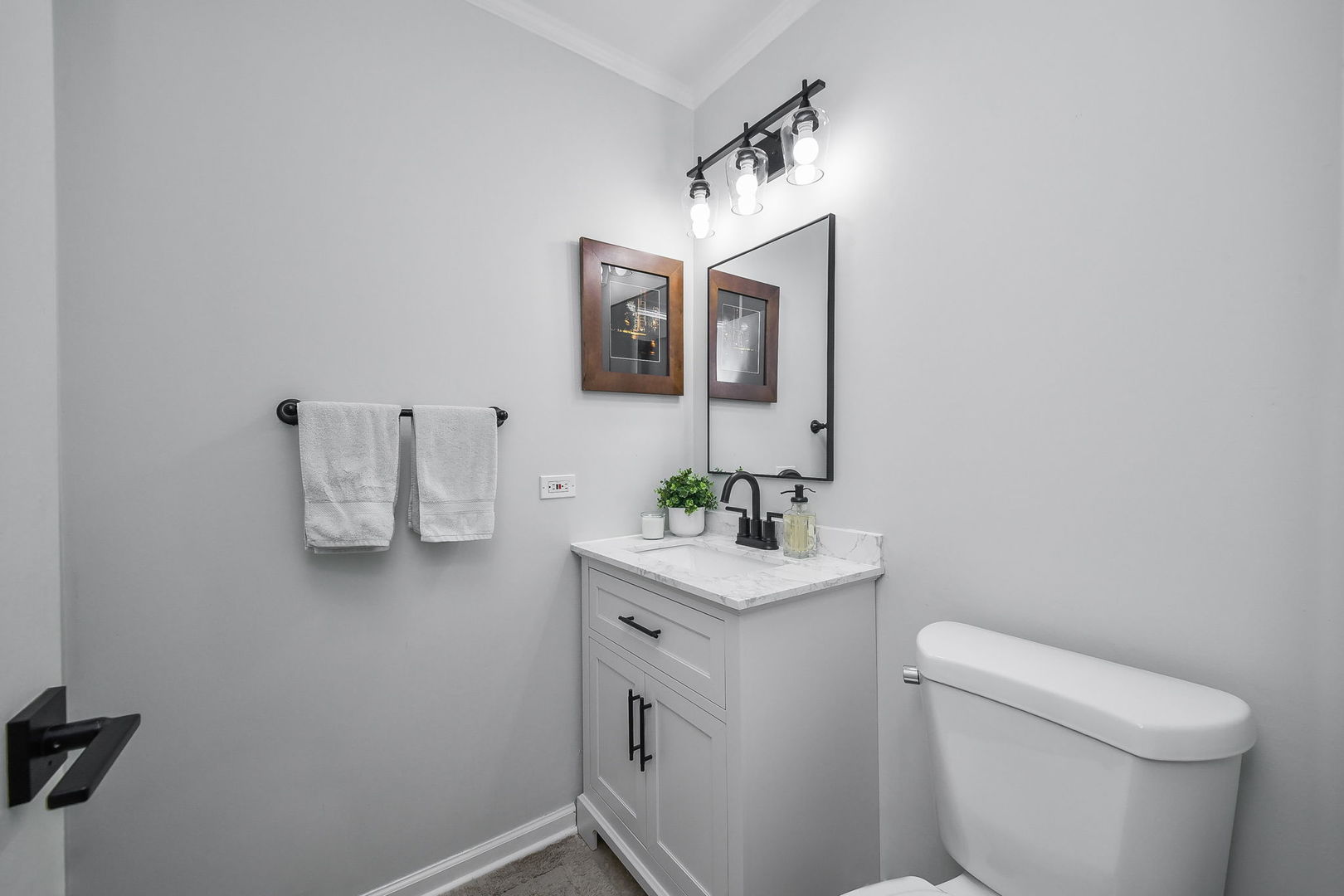 2458 Brunswick Circle #B, Woodridge, IL 60517