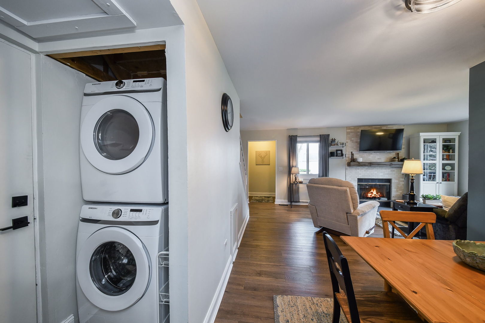 2458 Brunswick Circle #B, Woodridge, IL 60517