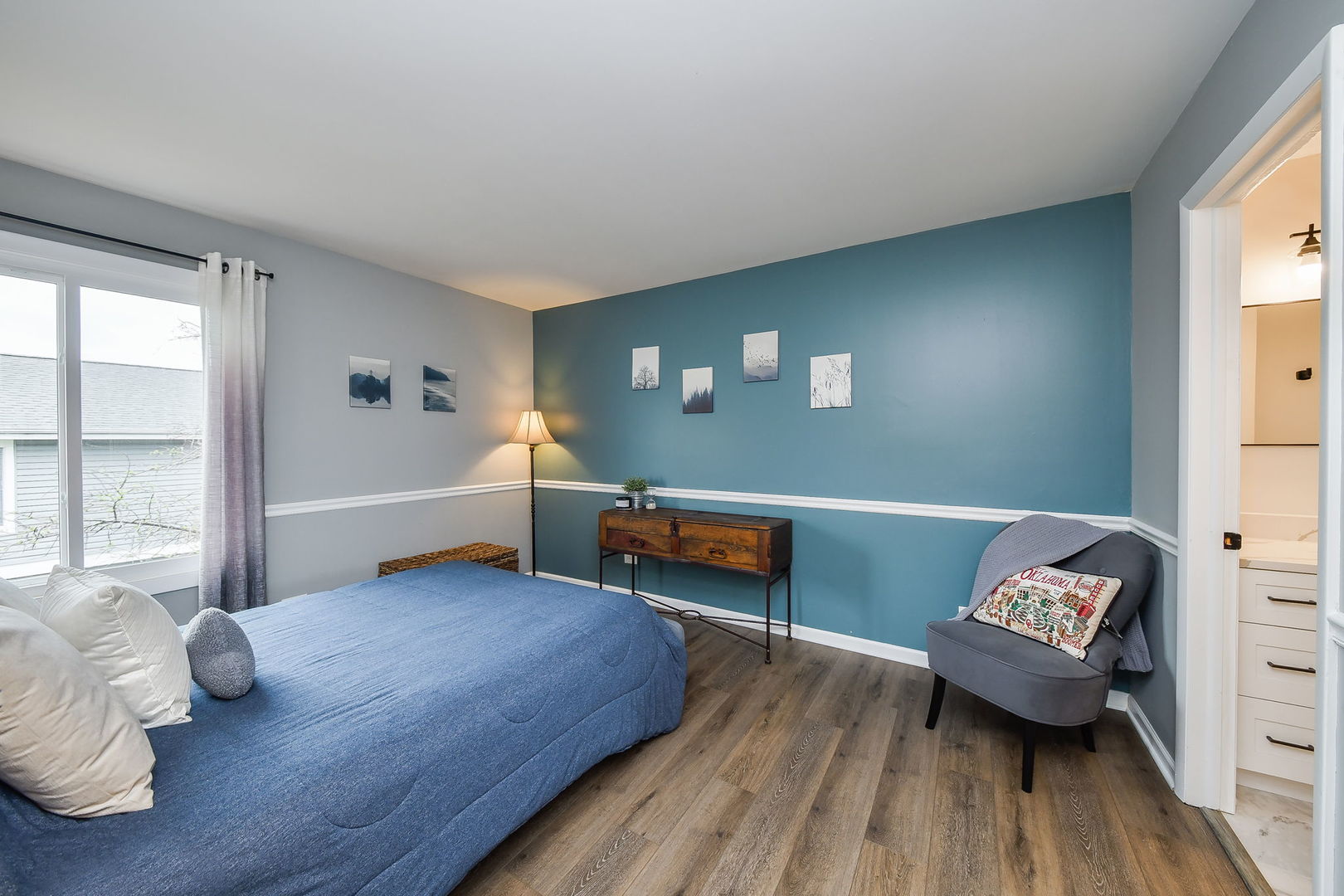 2458 Brunswick Circle #B, Woodridge, IL 60517