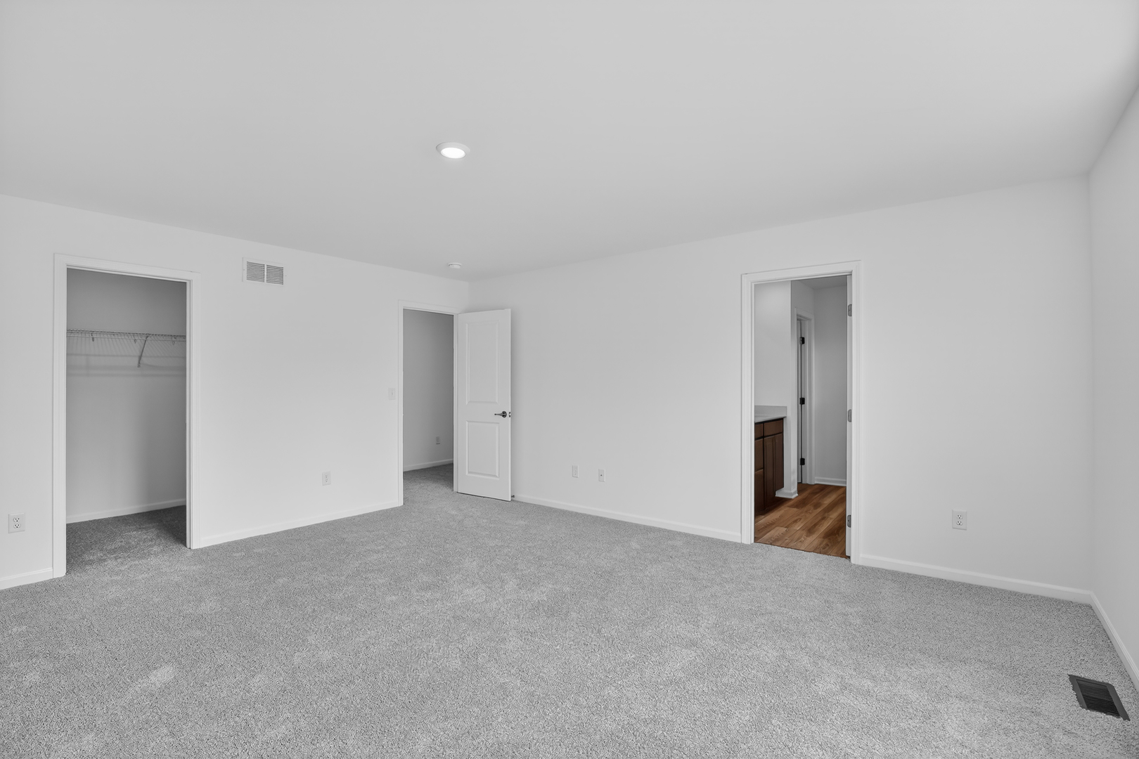 4011 Meadowridge Drive, Woodstock, IL 60098