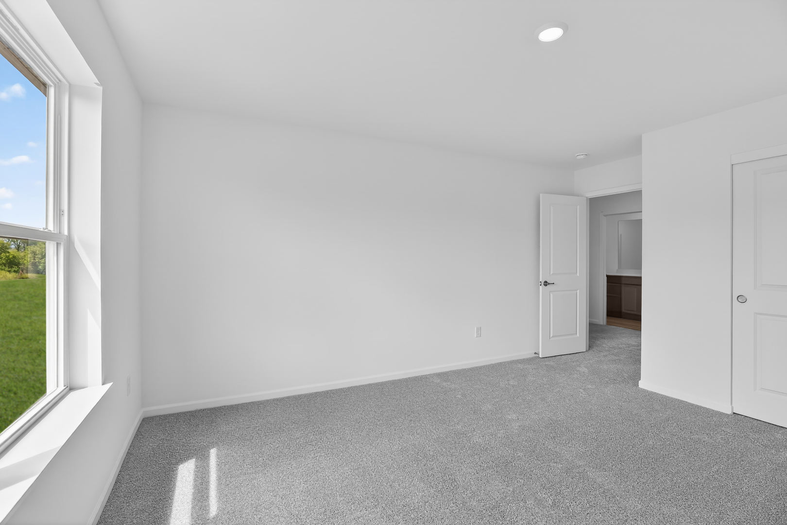 4011 Meadowridge Drive, Woodstock, IL 60098