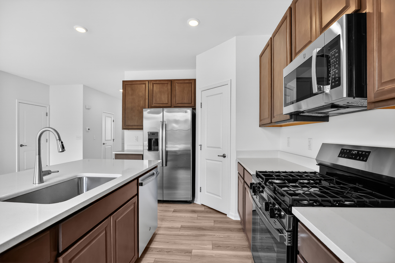 4011 Meadowridge Drive, Woodstock, IL 60098
