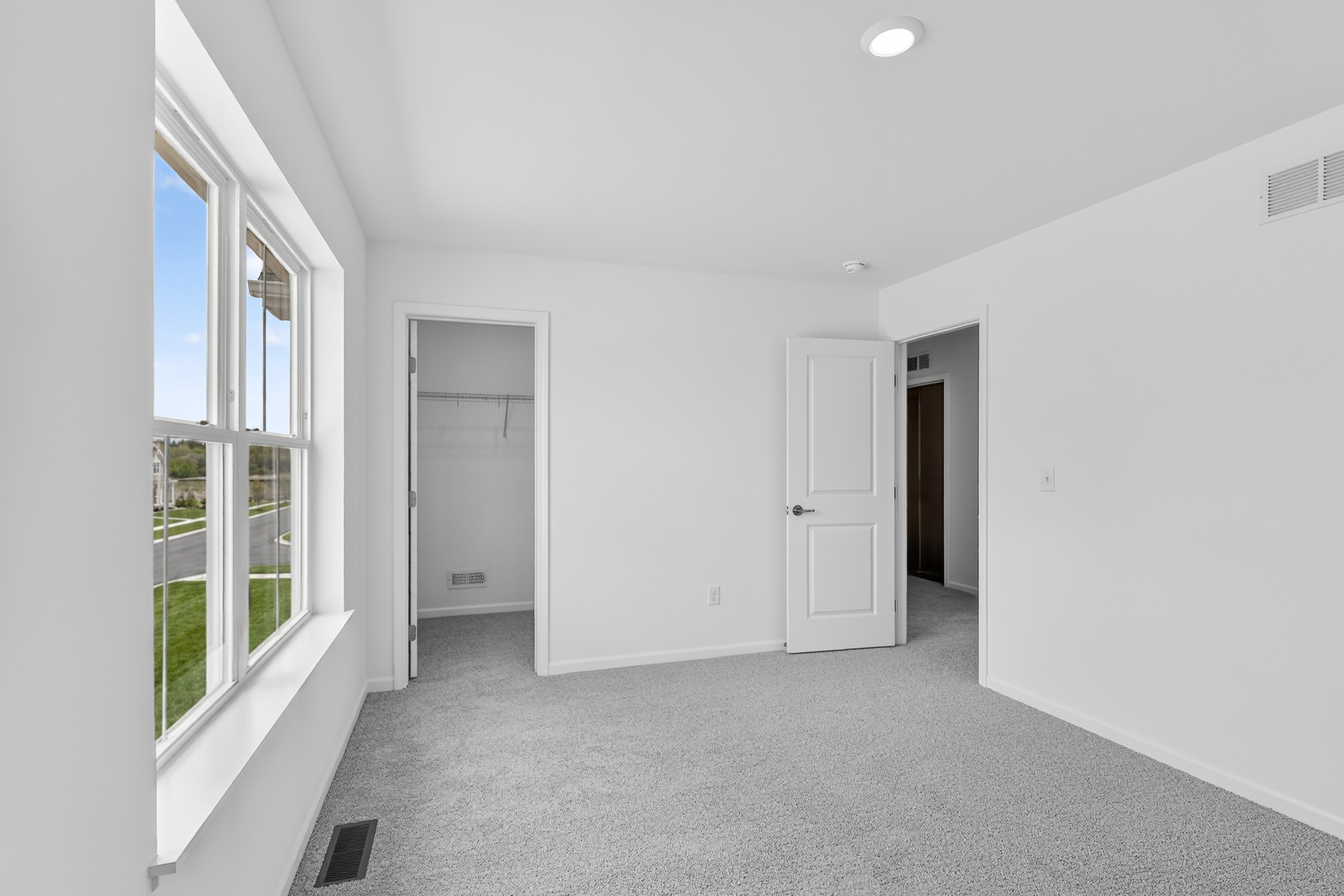 4011 Meadowridge Drive, Woodstock, IL 60098