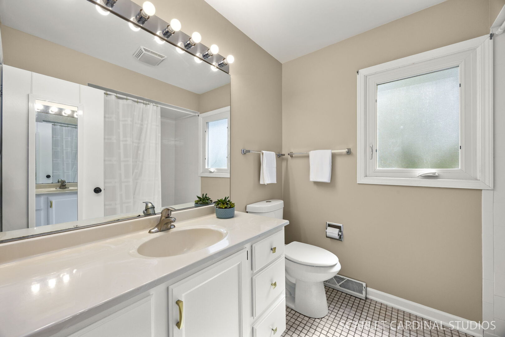 Naperville, IL 60563