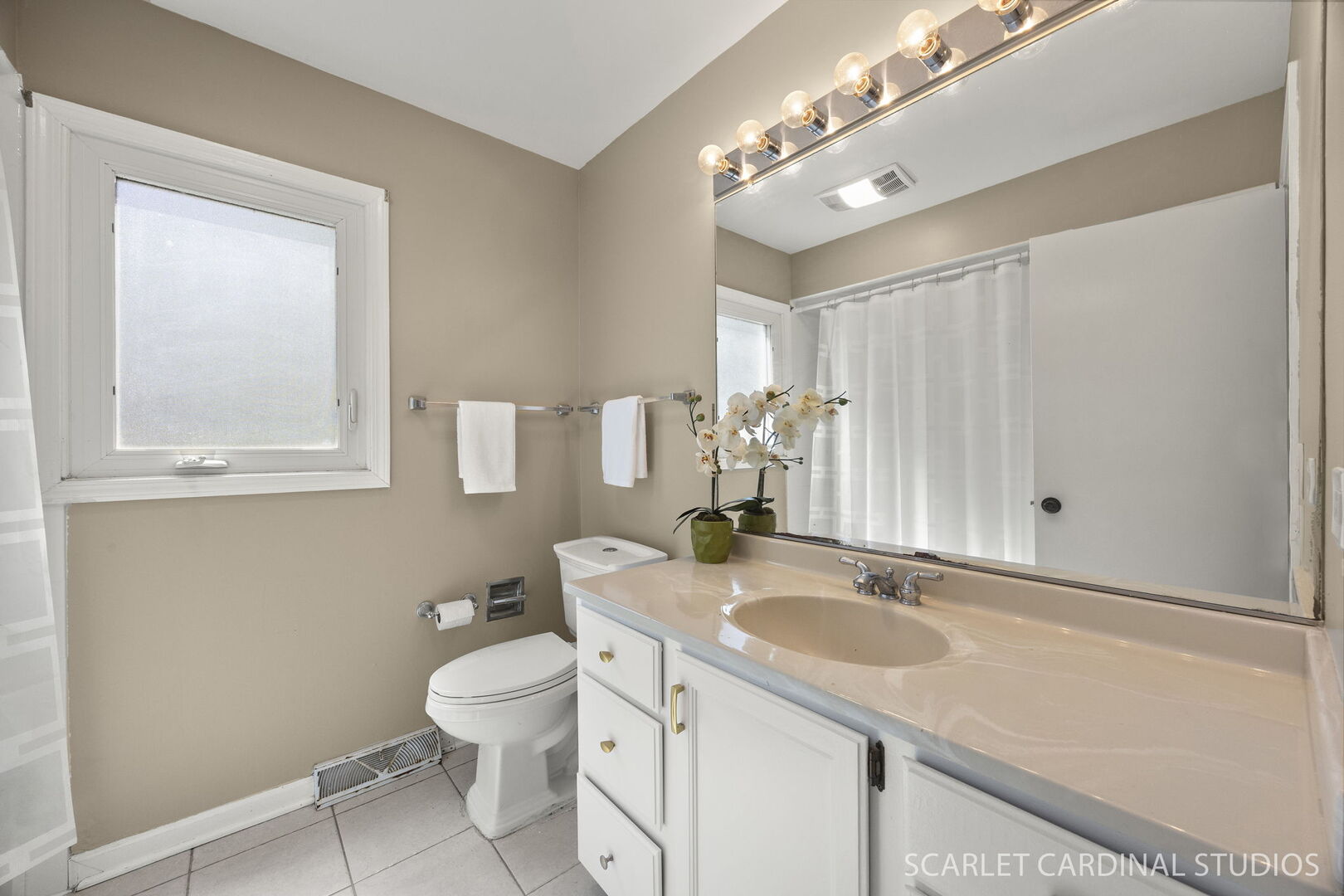 Naperville, IL 60563