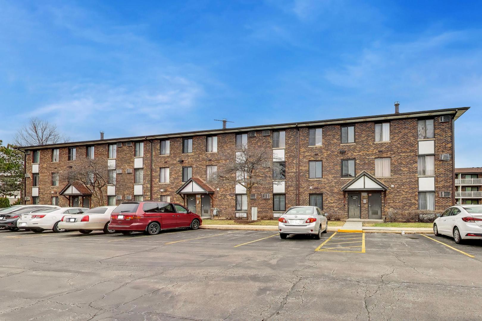 239 Gregory Street #8, Aurora, IL 60504