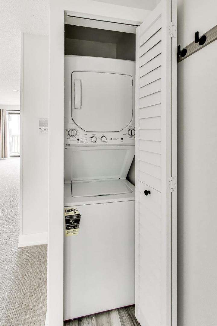 239 Gregory Street #8, Aurora, IL 60504