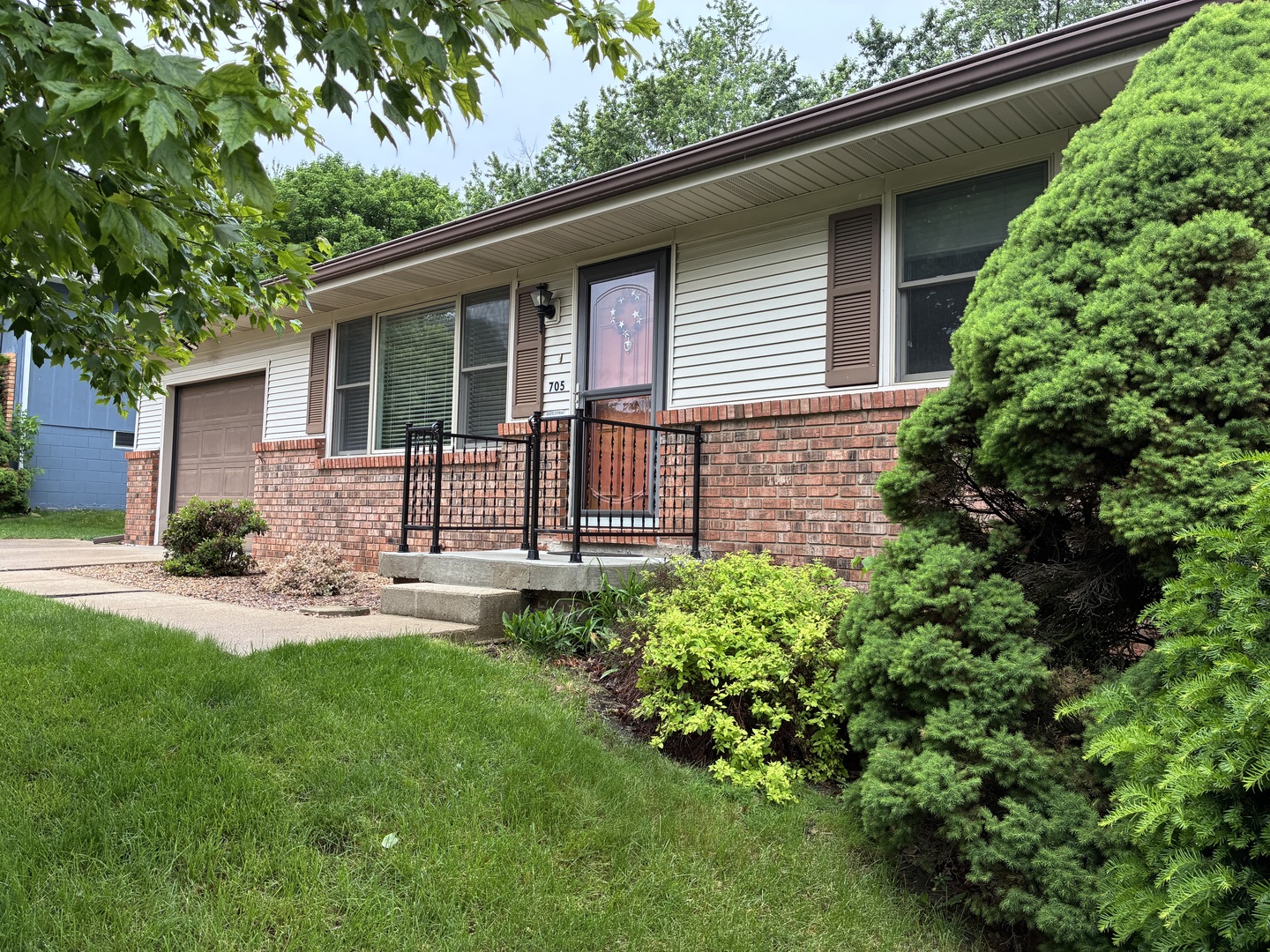 705 Lara Road, Normal, IL 61761