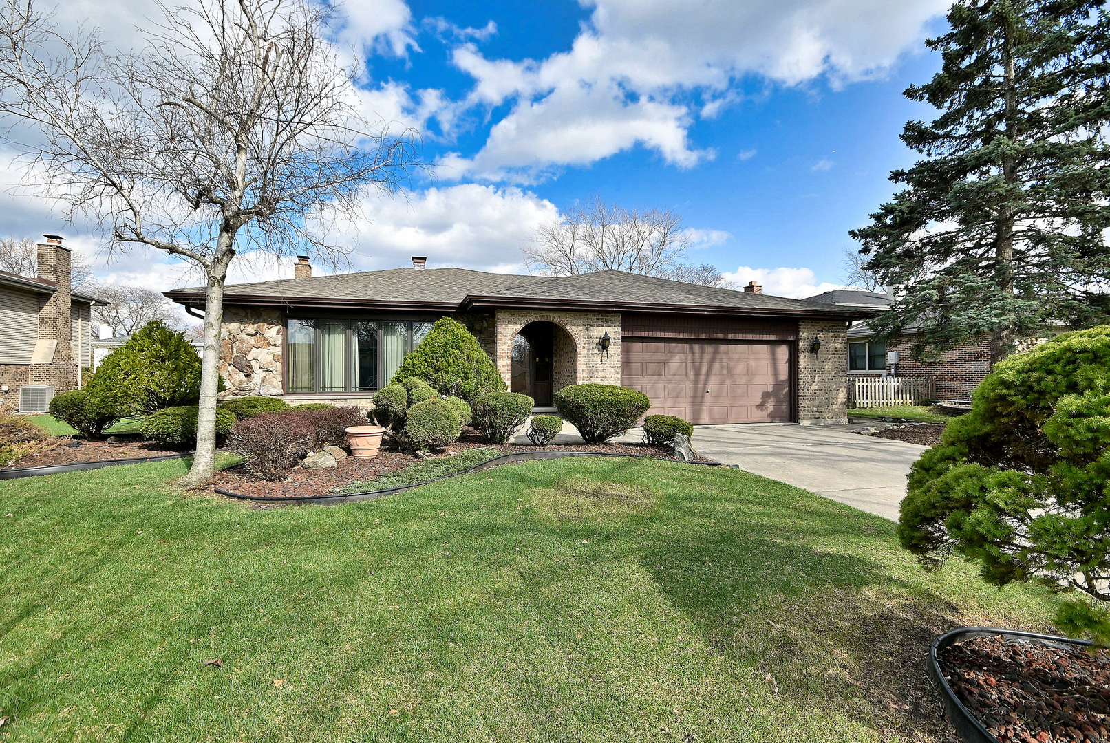 7221 Bayberry Lane, Darien, IL 60561