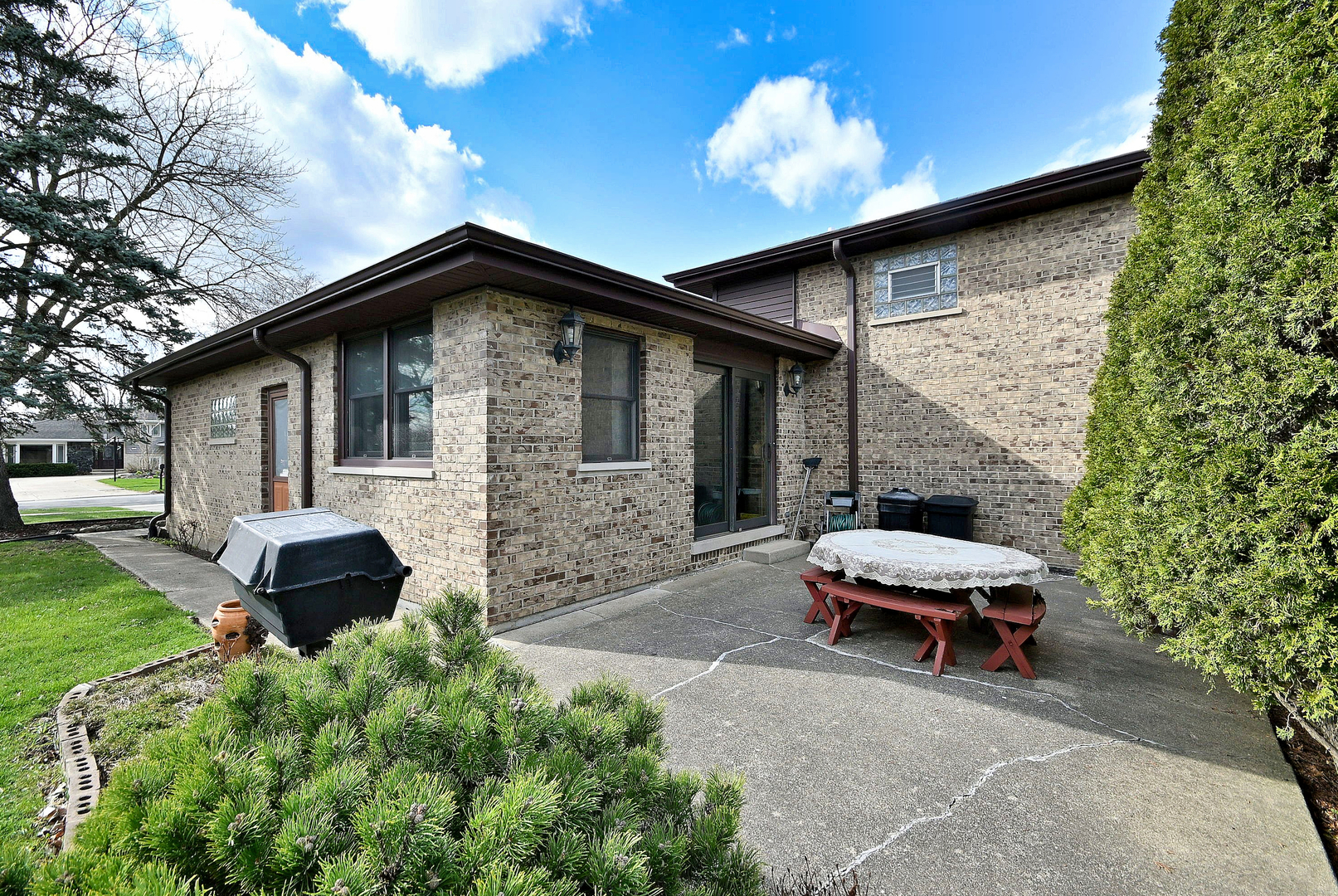 7221 Bayberry Lane, Darien, IL 60561