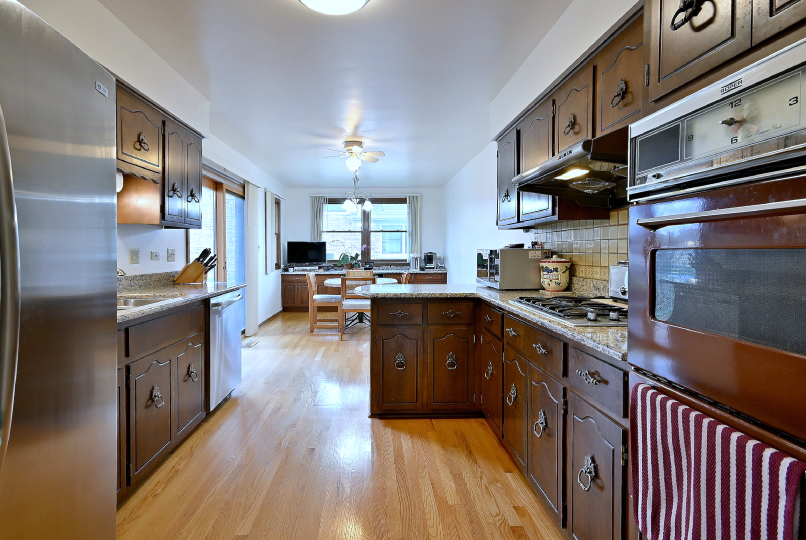 7221 Bayberry Lane, Darien, IL 60561