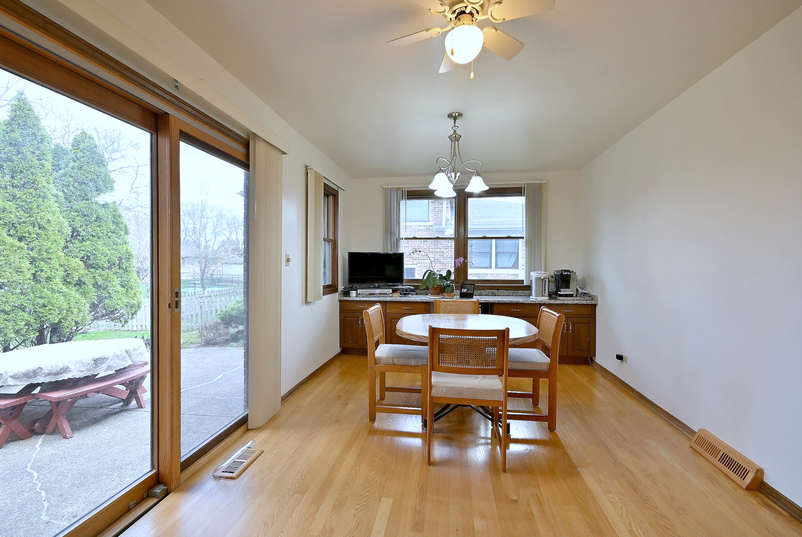 7221 Bayberry Lane, Darien, IL 60561