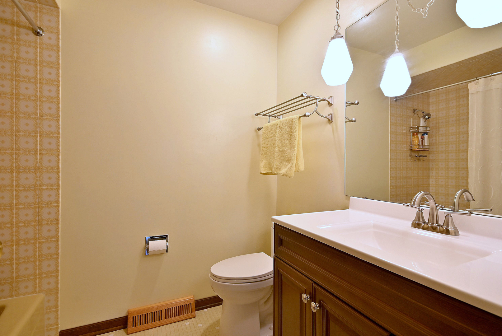 7221 Bayberry Lane, Darien, IL 60561