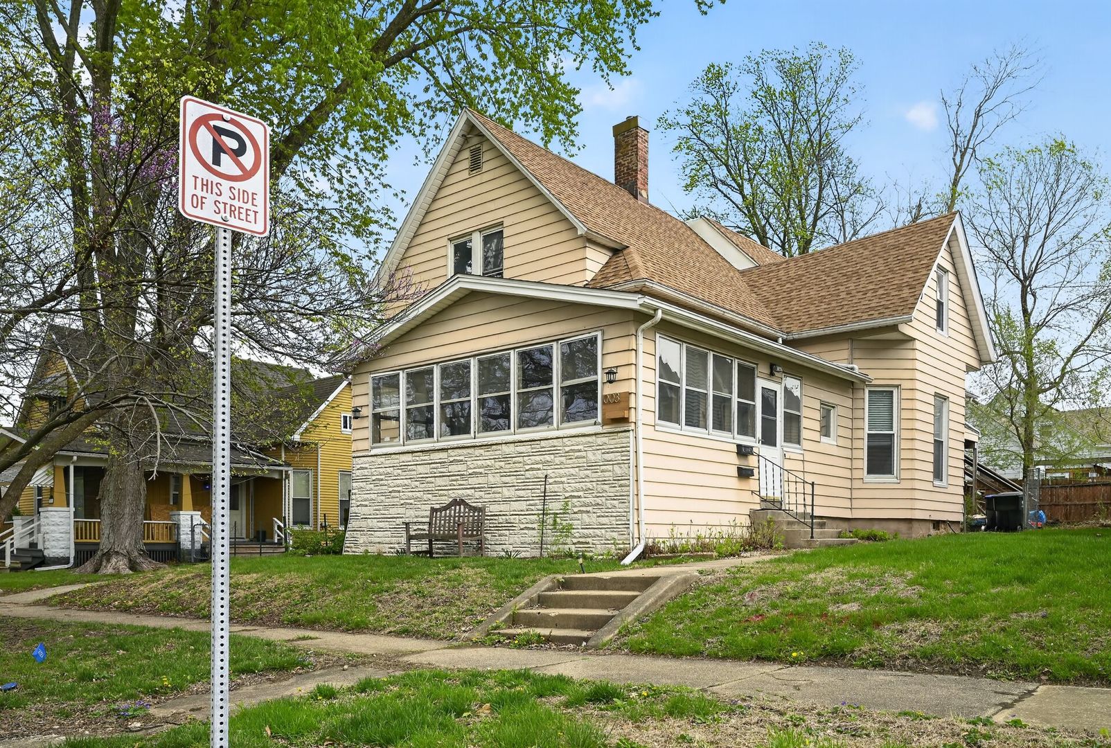 1003 N Lee Street, Bloomington, IL 61701