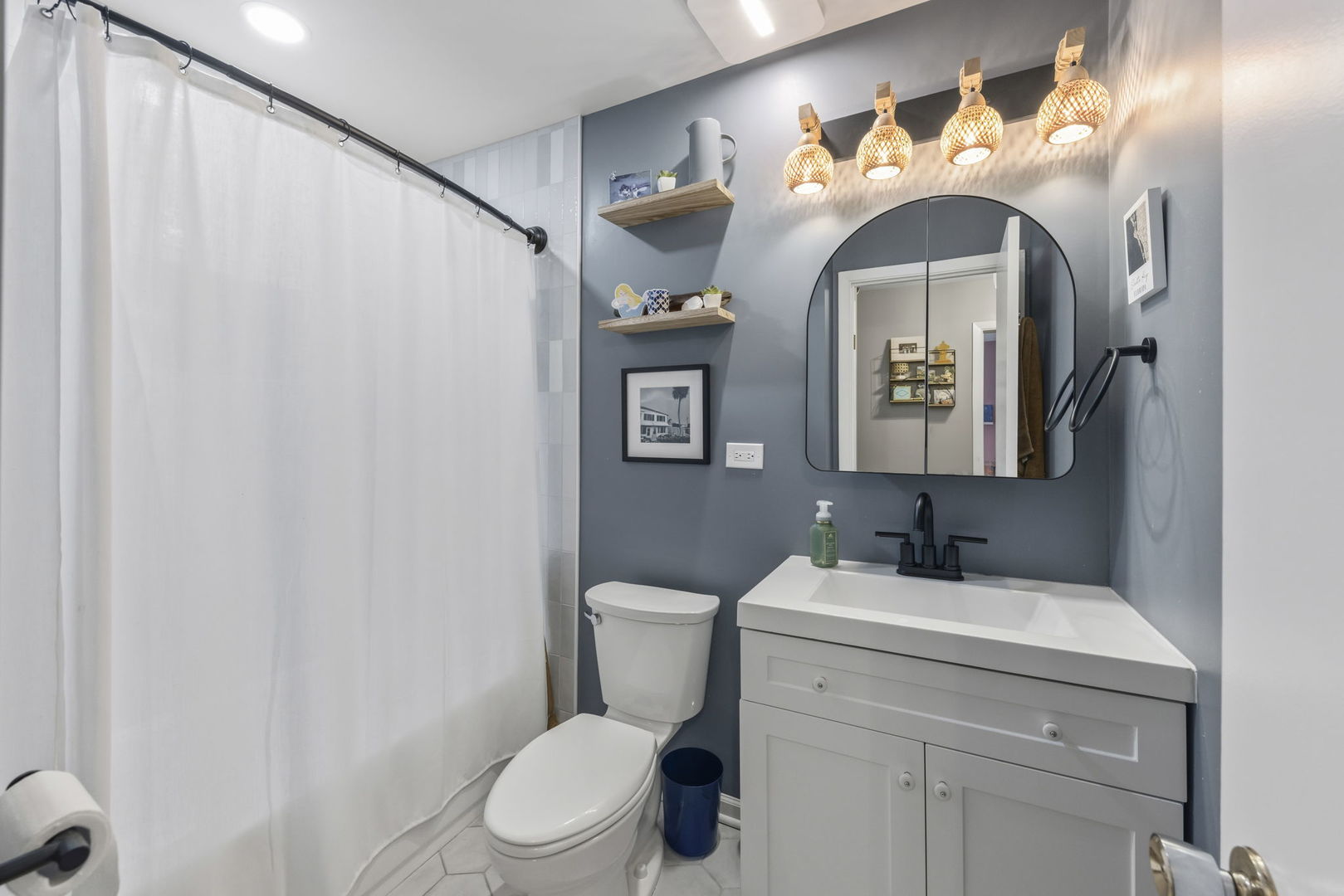 6065 Chase Avenue, Downers Grove, IL 60516